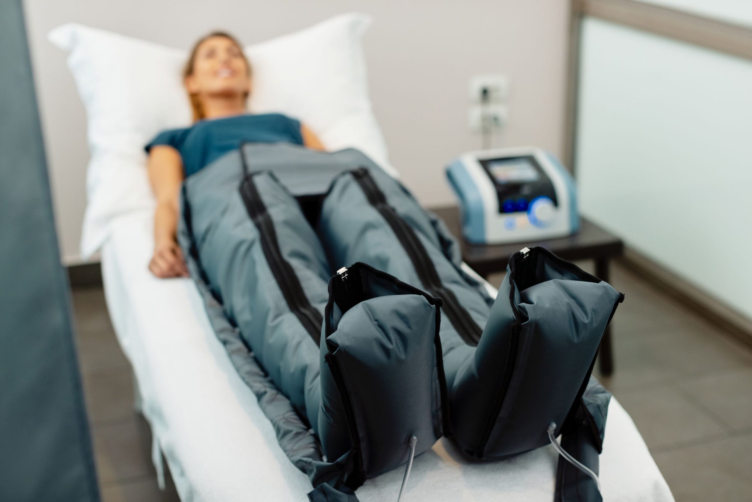 Compression Therapy for Venous Lymphatic Disorders: Complete Clinical Guide Image